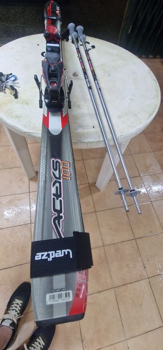 Skis ROSSIGNOL, bastoes e saco