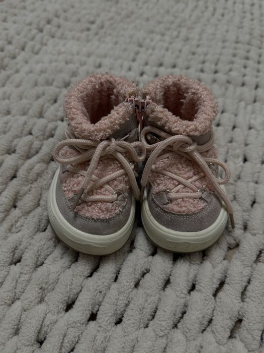 Взуття на дівчинку 12.5 (16 розмір)