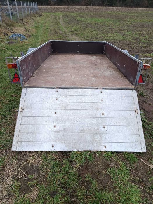 Przyczepka samochodowa 700kg łamany dyszel rampa zarejestrowana 1981