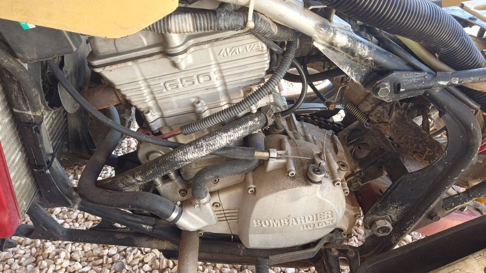 Moto 4 650 DS Bombardier completo