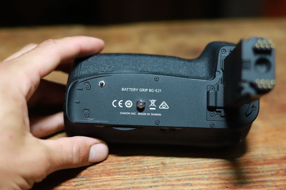 Punho vertical grip canon 6d mark 2 battery