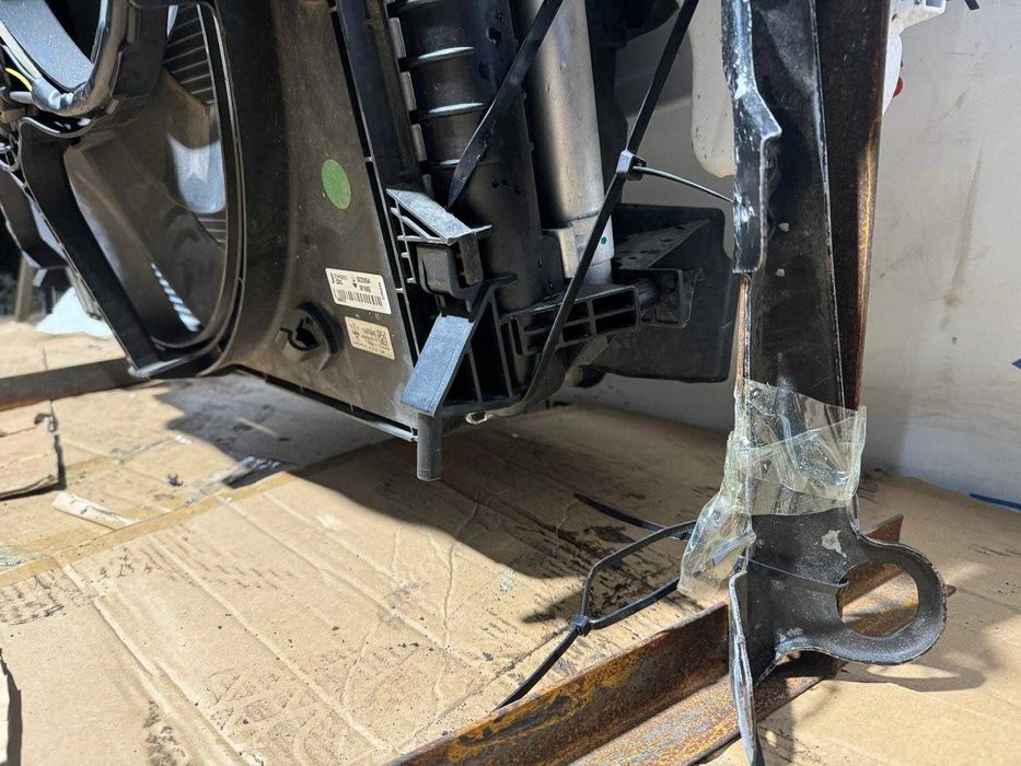 Zderzak Pas Przód Chłodnice Wentylator Lampy Xenon Maserati Levante