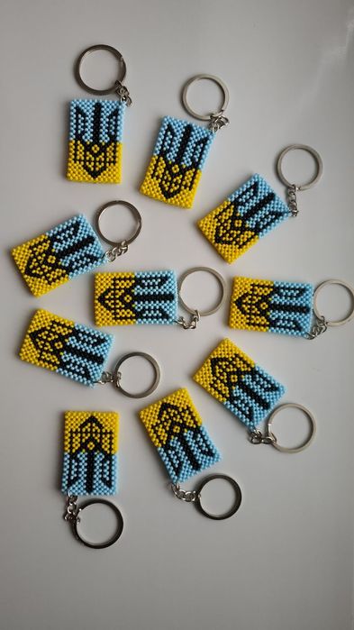 Аксесуари з бісеру ручної роботи