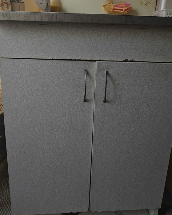 Продам старую кухонную мебель