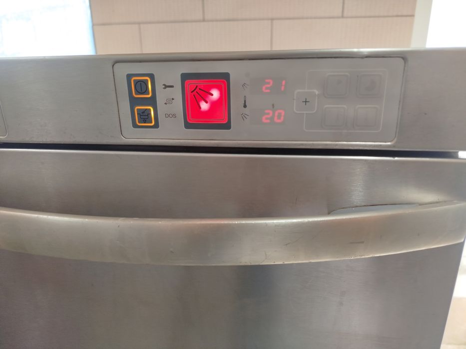 Посудомийна барна  машина  Winterhalter GS202.
