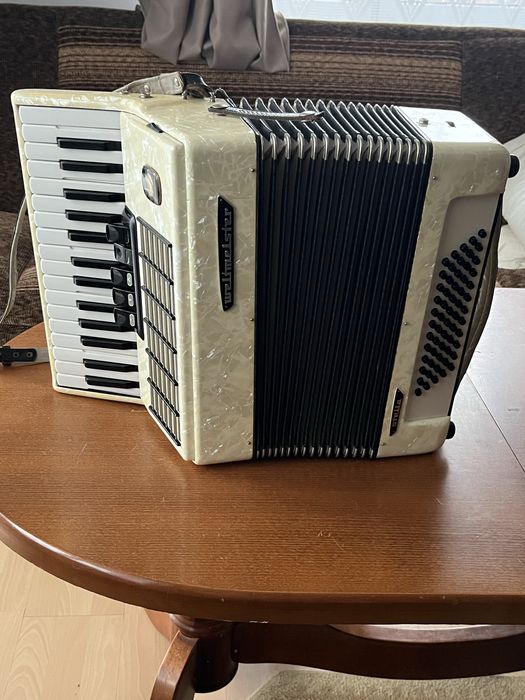 Sprzedam akordeon Weltmaister 60