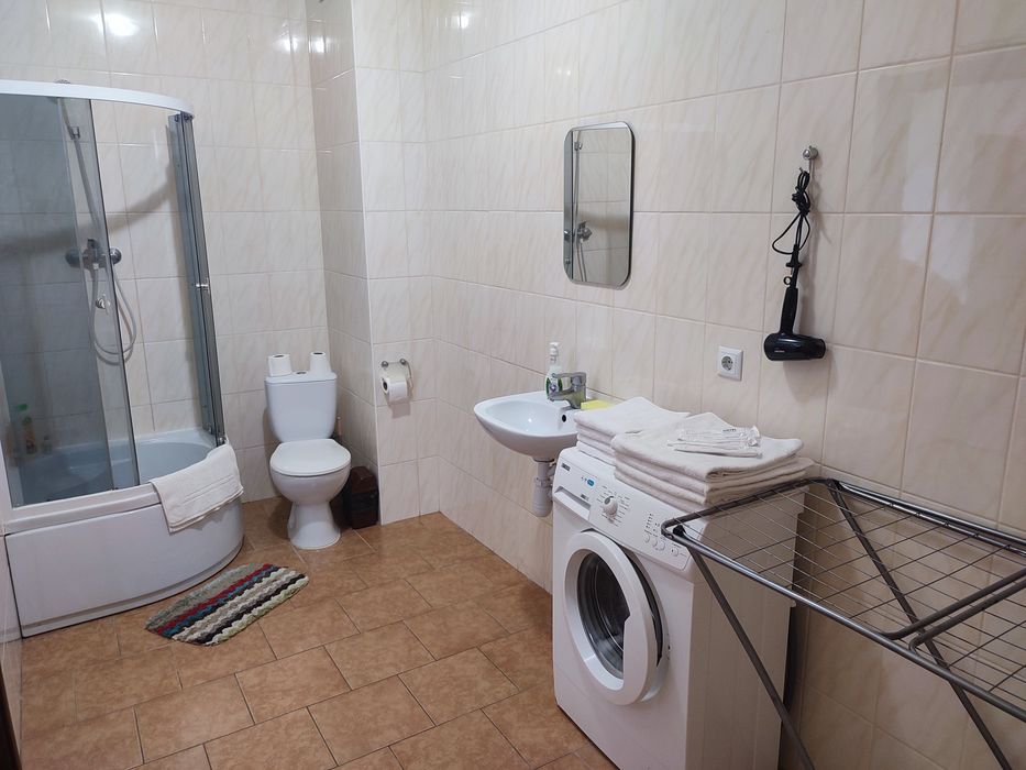 DOBA - Центр 2кім студія 7 місць. Завжди тепла !