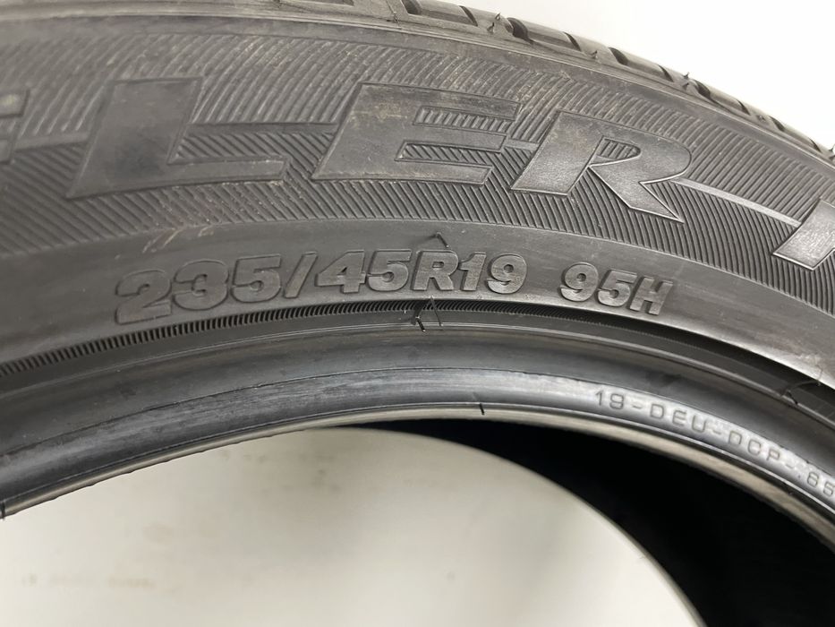 235/45R19 95H Bridgestone Dueler H/P Sport