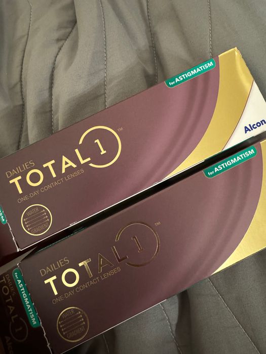 Контактні лінзи Alcon Dailies Total 1 для Astigmatism