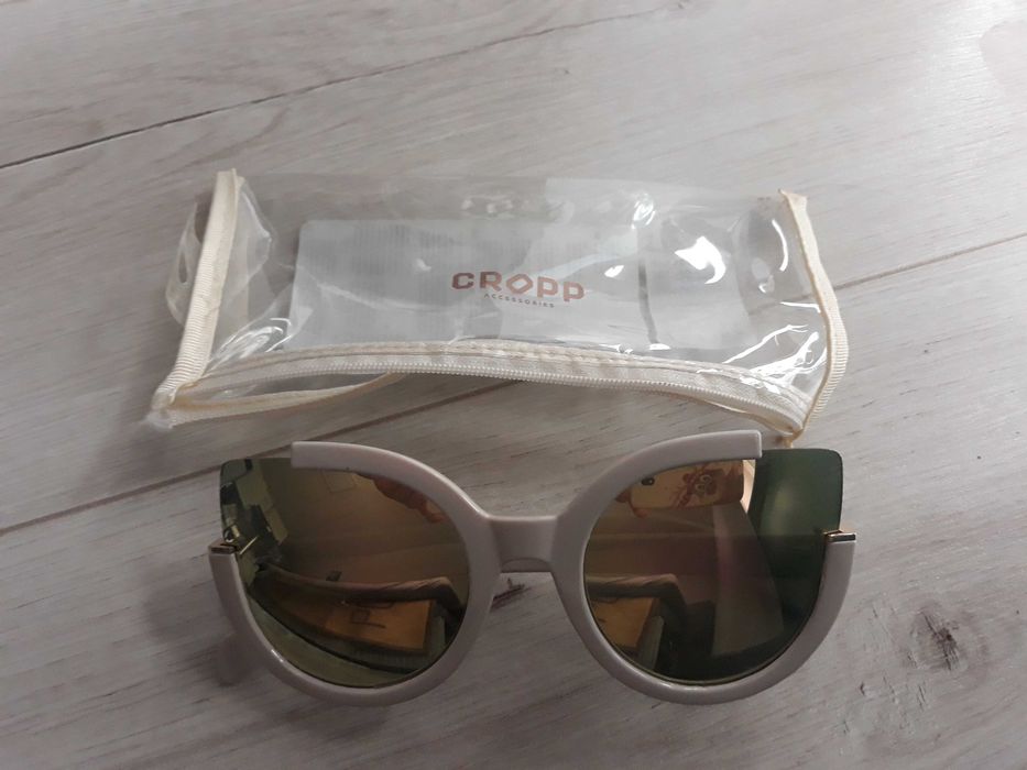 Okulary Cropp w silikonowym etui