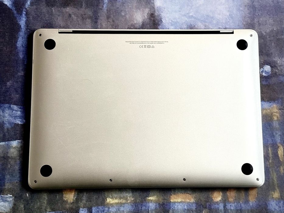 LIKE NEW | MacBook Pro 13-inch, 2020 | i5 | 8GB RAM | 256GB