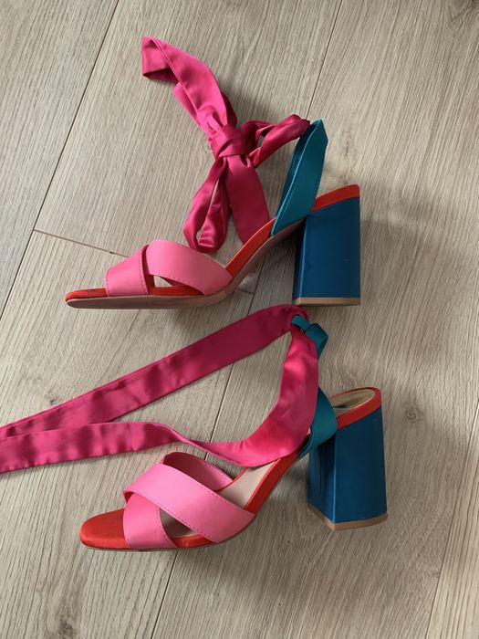 Kolorowe buty damskie Stradivarius r. 36