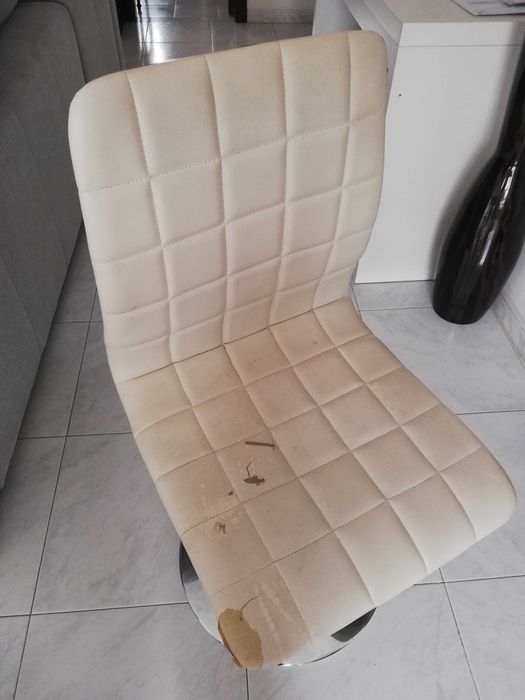 Cadeiras para mesa de jantar.