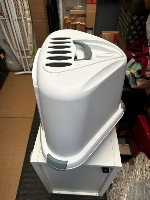 Caixa de areia para gato de canto