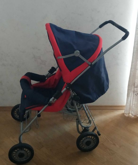 Коляска детская. После одного ребенка. Каркас железный.