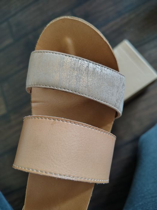 UGG sandały dziecięce dziewczyna 31 złoto -beżowe