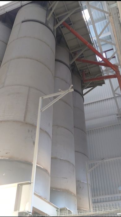 Вертикальна нержавіюча ємність 50 куб