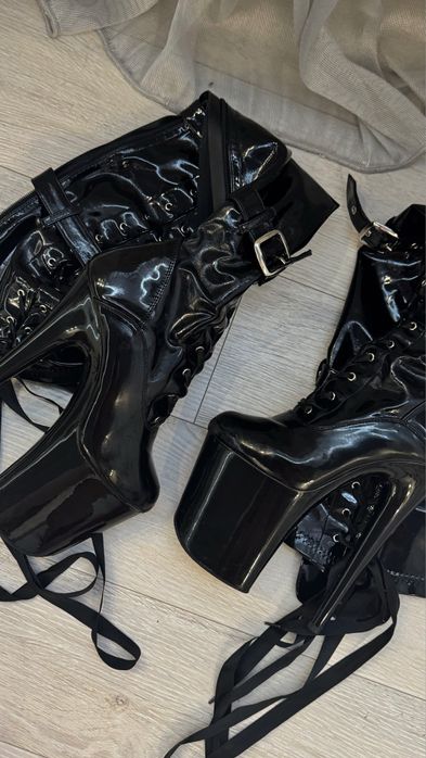 Стріпи (3) Pleaser в гарному стані, 38 розмір