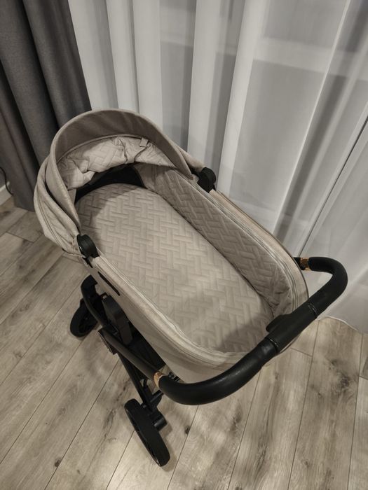 Універсальна коляска-книжка CARRELLO Epica CRL-8510/1 2в1 Аlmond Beige