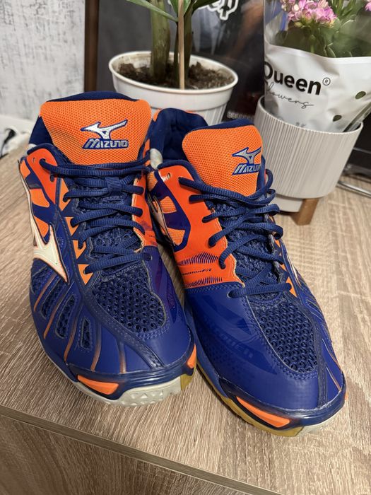 Волейбольні кросівки Mizuno