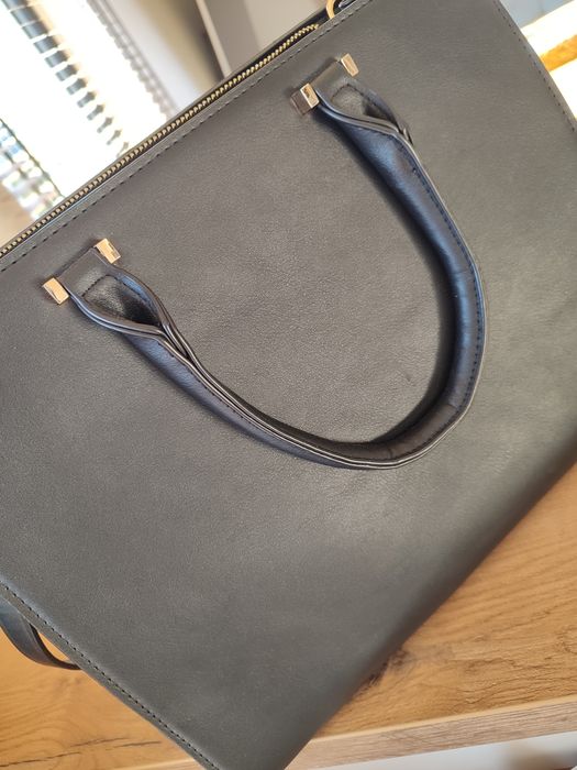 Czarna torebka Reserved