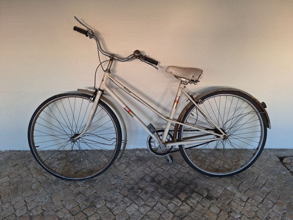 Bicicleta roda 26, senhora, para restaurar