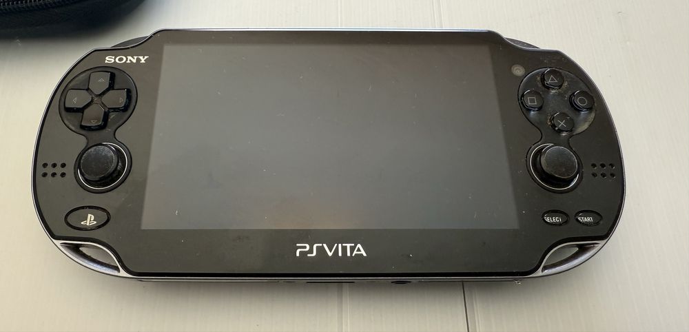 PlayStation Vita PCH-1004 - Preto + 23 Jogos