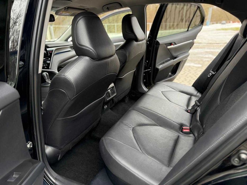 Toyota Camry 2021 2.5 Гібрид