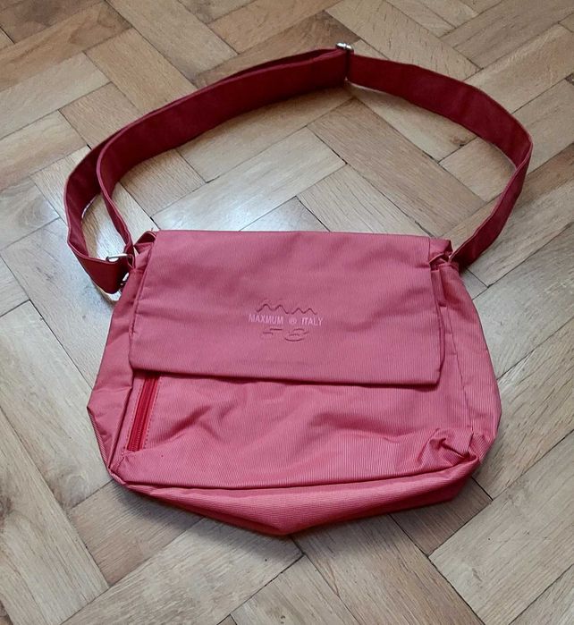 Torebka damska na długim pasku