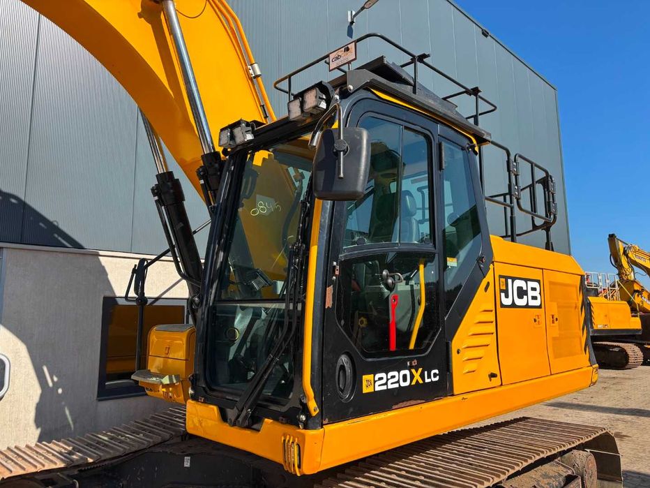 Гусеничний екскаватор JCB JS220 LC