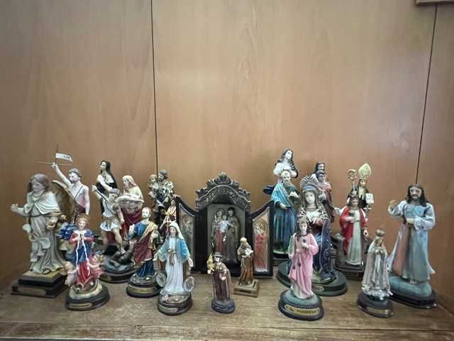 Conjunto de 21 figuras religiosas