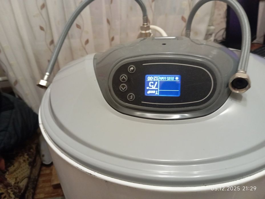 Продам бойлер Roda  120