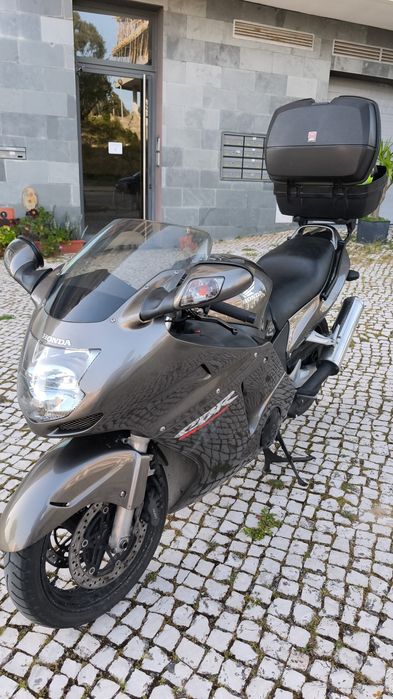 CBR 1100 XX Super Black Bird 1996