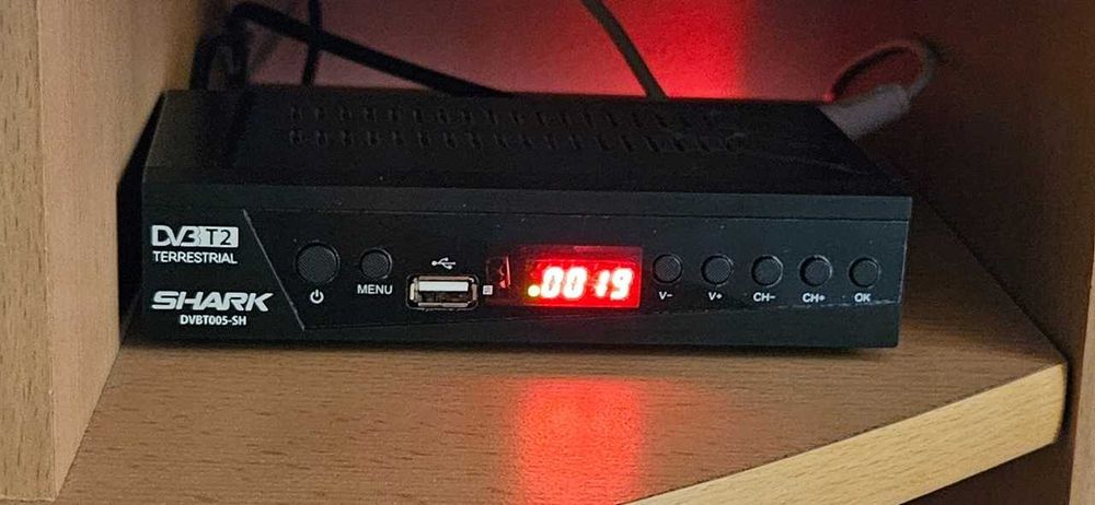 Tuner Dekoder DVB-T2 DVB-C TV Naziemnej Kablowej HEVC HDMI USB