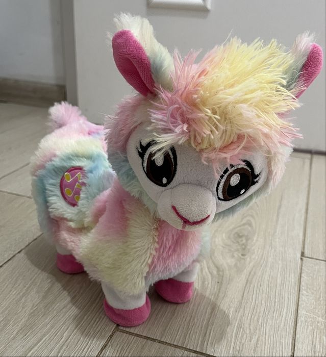 М'яка іграшка Zuru Pets Alive — Танцююча лама Rainbow Bonnie.