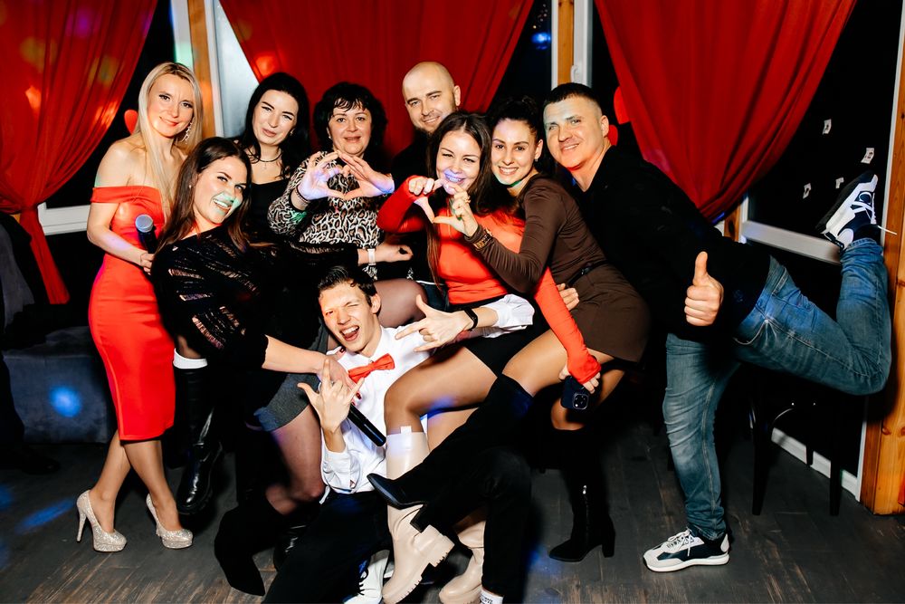 Ведуча, Ведучий, ведучі весілля, ювілей, рочок, дитячий день народження, христини,