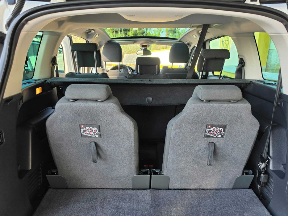 Peugeot 5008 Style 1.6HDI 120cv NACIONAL Automático 7 lugares