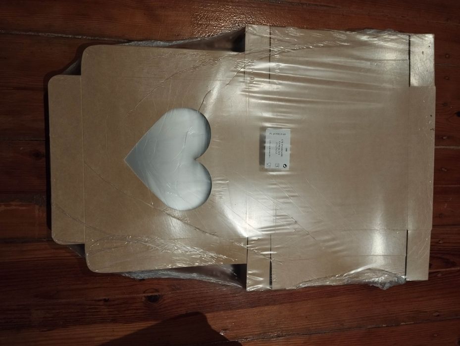 100 Caixas cartão  com janela coração