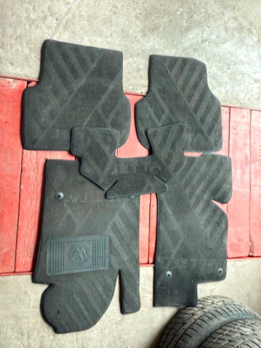 Продам фирменные тряпичные коврики в салон VOLKSWAGEN/Jetta
