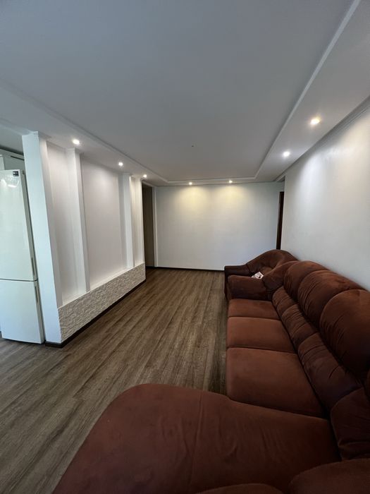 ЦЕНТР міста. Біля Злати Плази та драмтеатру, Погодинно