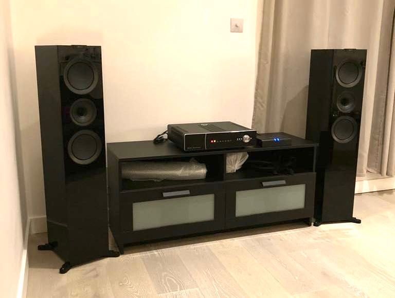 Colunas KEF R700 e Amplificador Roksan K3