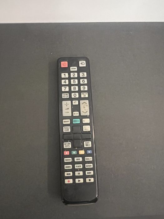 Samsung UE32D5500 plus wieszak do powieszenia