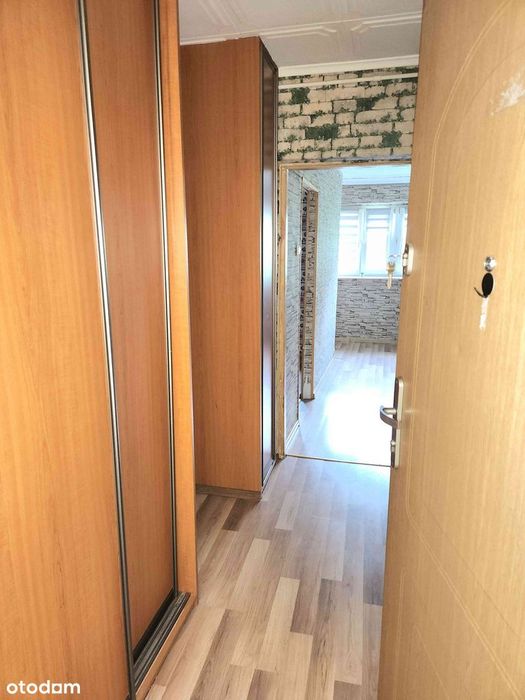 centrum,2 pokoje,balkon,winda,2 piętro,CO miejskie - Więcej