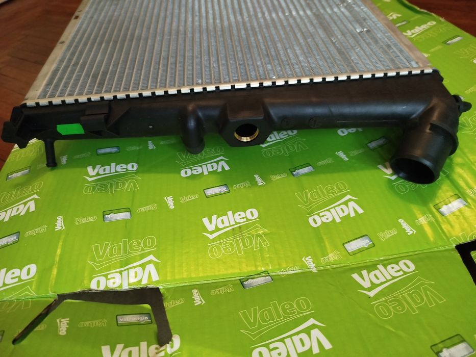 VALEO Радіатор охолодження двигуна.