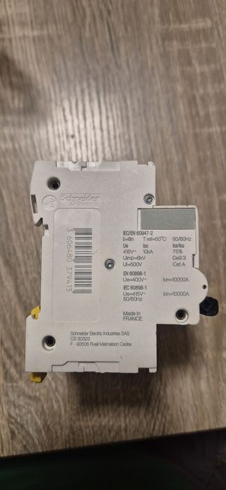 Автоматический выключатель Schneider Electric Acti9 C120N 3P, 125А, кр