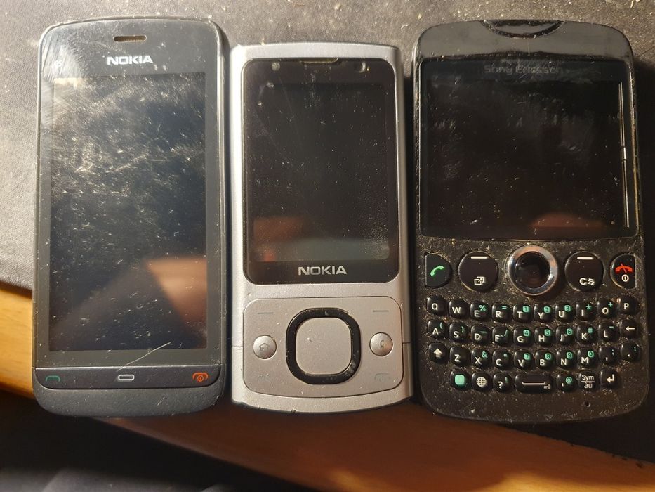 Zestaw starych telefonów. Nokia,samsung,Sony Ericsson,HTC,blueberry
