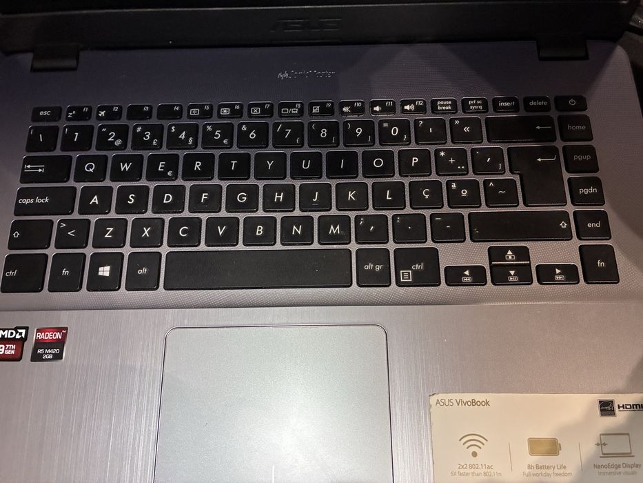 Asus vivo book AMD A9 R5 M420 2GB