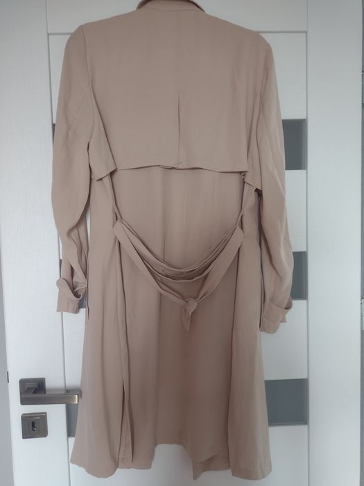 Trencz cubus beżowy