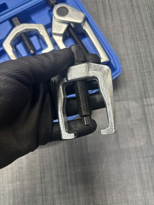 Набір знімачів кульових шарових опор та рульових наконечників FT1657