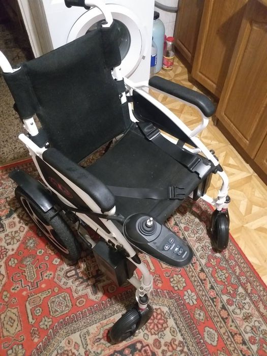 Инвалидная коляска,электрическая